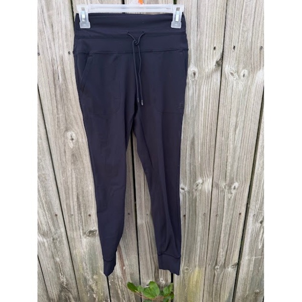 Gorpcore Athleisure Avalanche Outdoor Supply Co Joggers Small Black Tapered Pant
